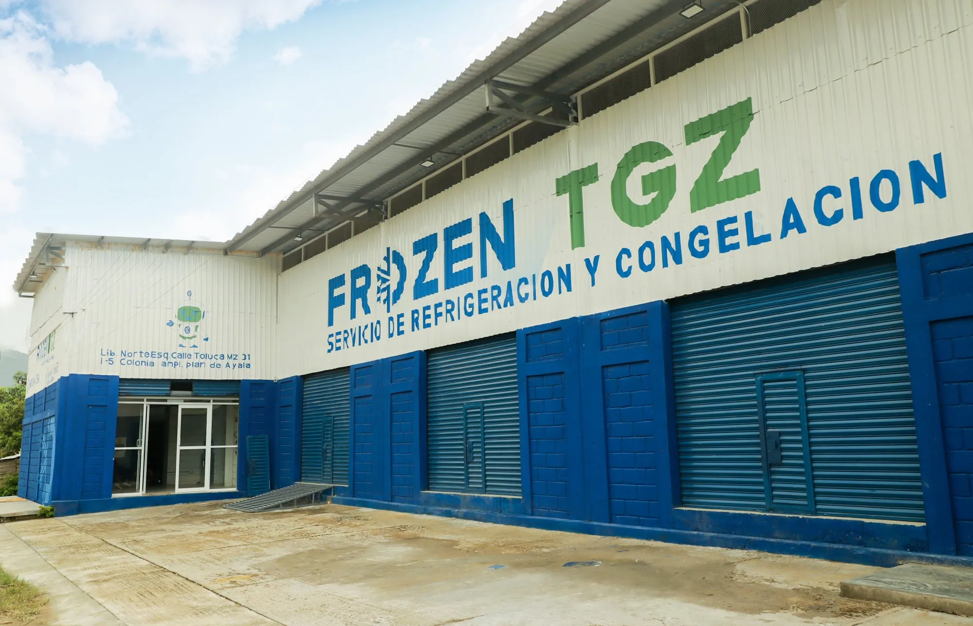 Fachada de las instalaciones de FrozenTGZ en Tuxtla Gutiérrez